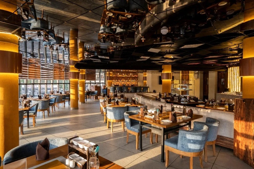 B4foods buffet restaurant dining area in Lucknow